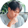 困っている男性